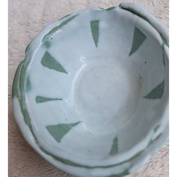 White and green ceramic bowl - Picture 9 of 15